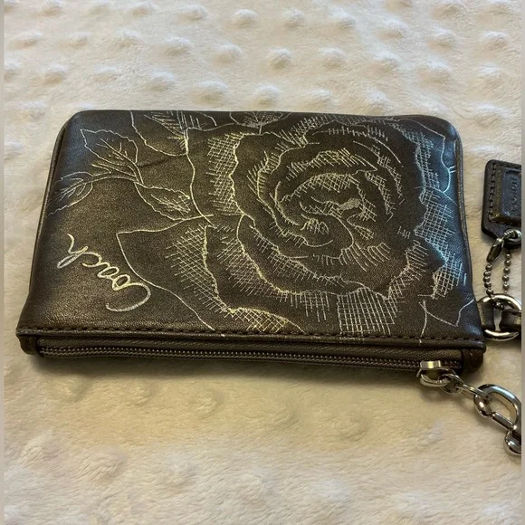 Coach Wristlet with Rose Design - Picture 4 of 7